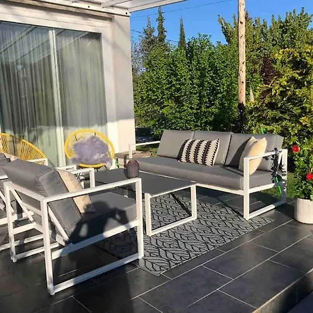 Csipicsoka Lak Medencevel Holiday home *